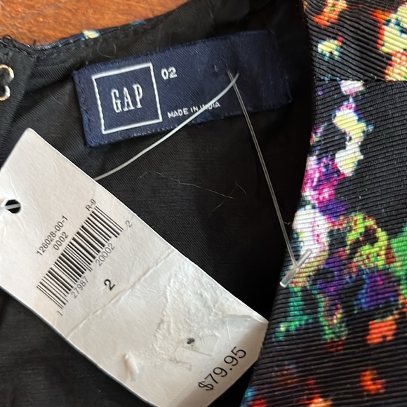 🌻3/$15🌻 GAP dress - Picture 3 of 9